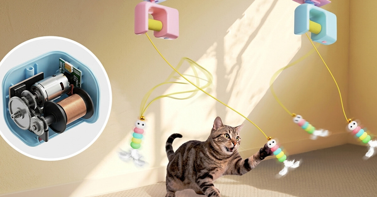 Engages Cats with Unpredictable Dynamic Movement