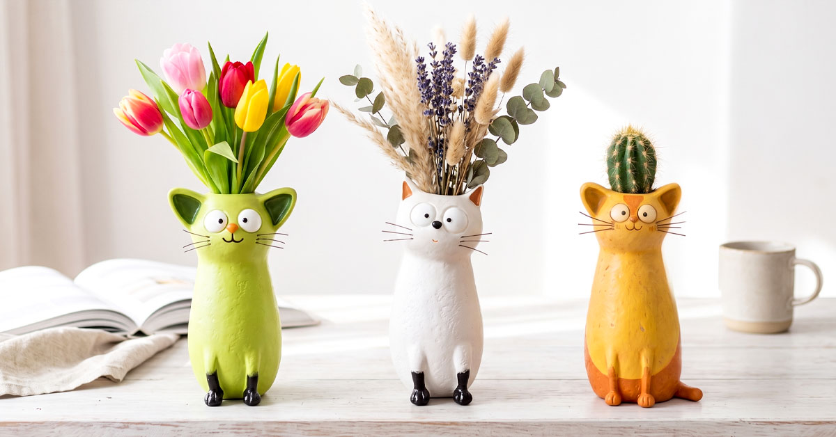 Holds Fresh Flowers, Dried Stems, or Small Succulents